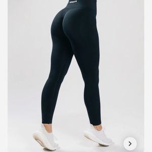 Black amplify leggings size small